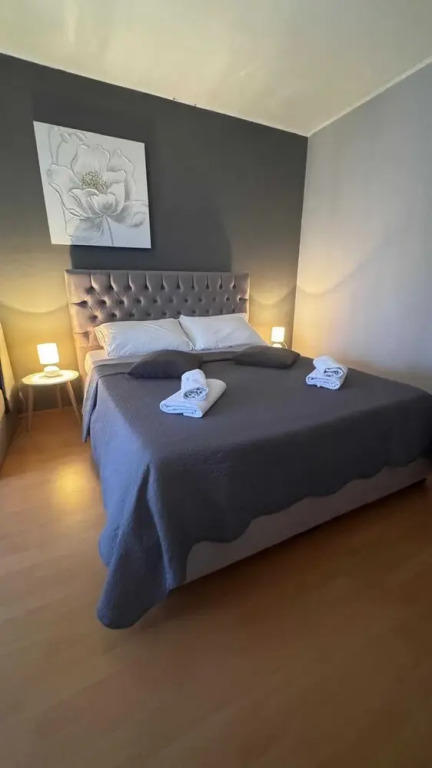 Elegant Trogir Apartment With Garden Terrace