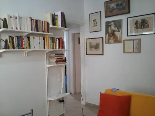 Home in centre Mavromichali