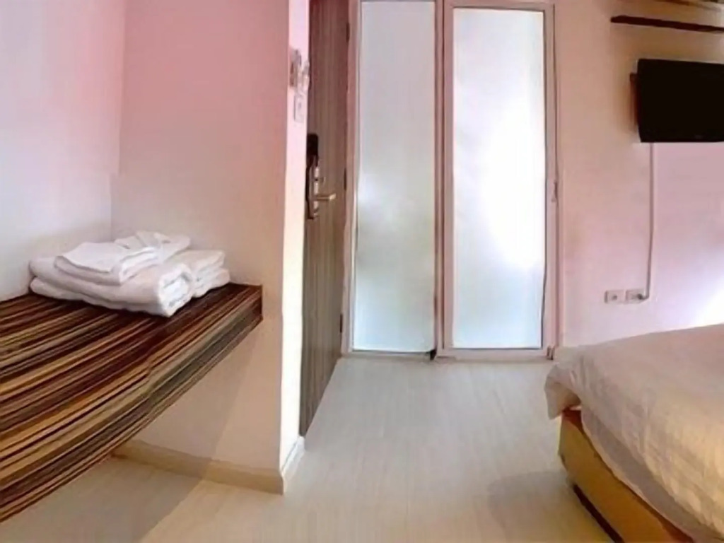 Nantra Ekkamai Hotel