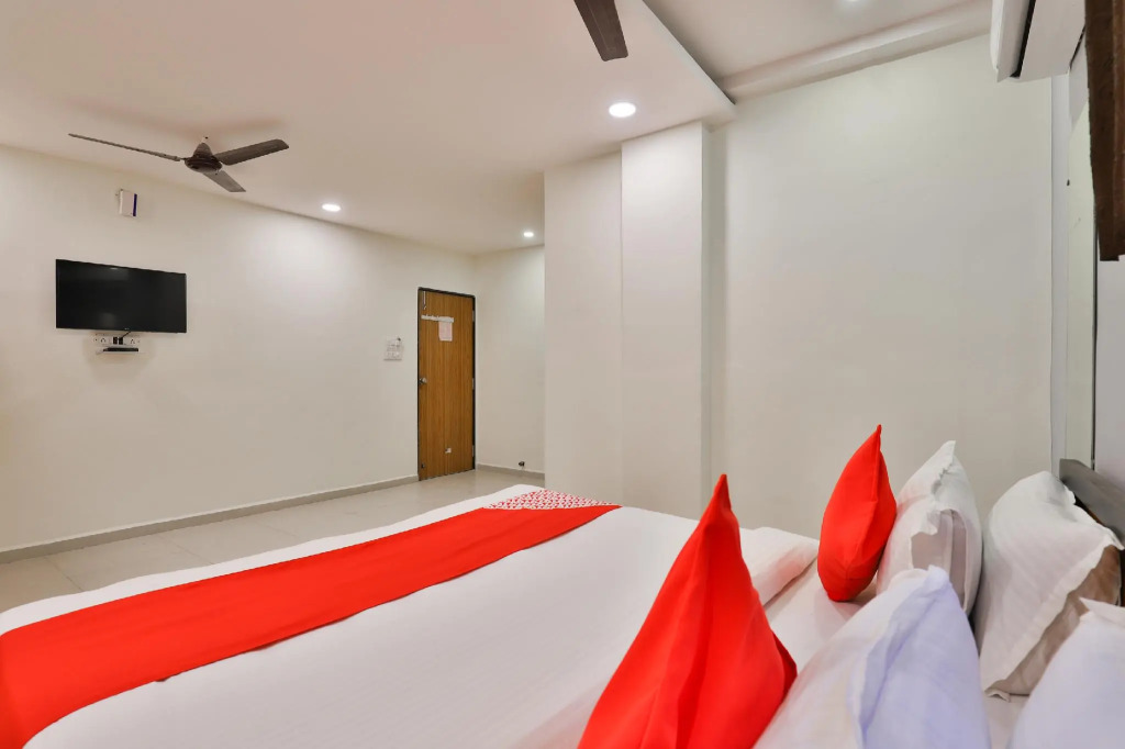 OYO 16675 Hotel Shri Krishna Inn