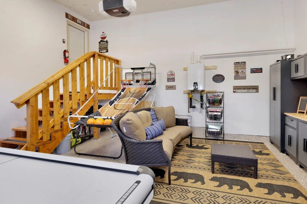 2088-cloud On Villa Grove 3 Bedroom Home by Redawning