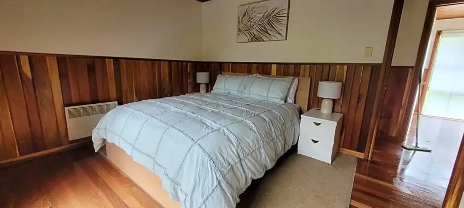 Tall Trees Eco Retreat - Blackwood Cottage
