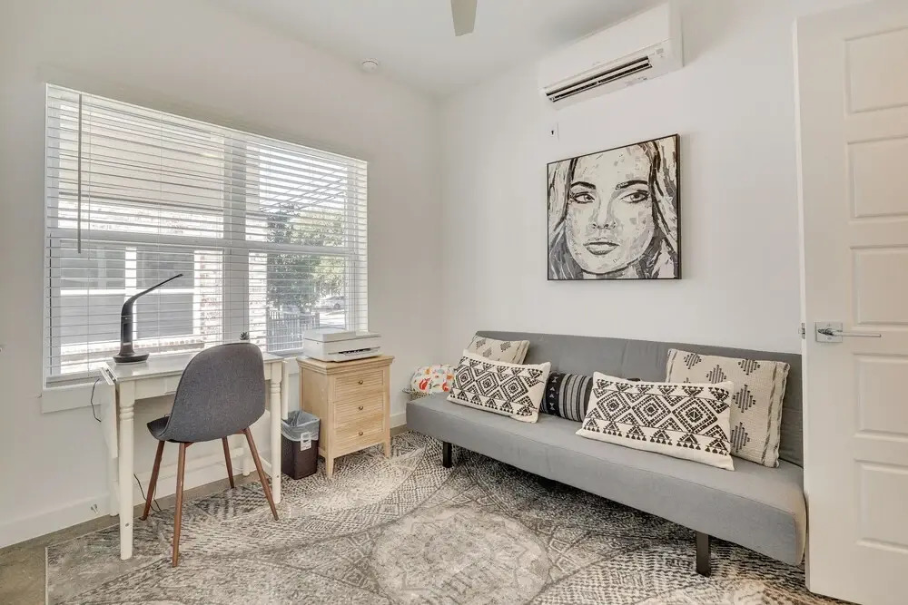 Modern Oasis: Steps to River Walk & Alamo Park!
