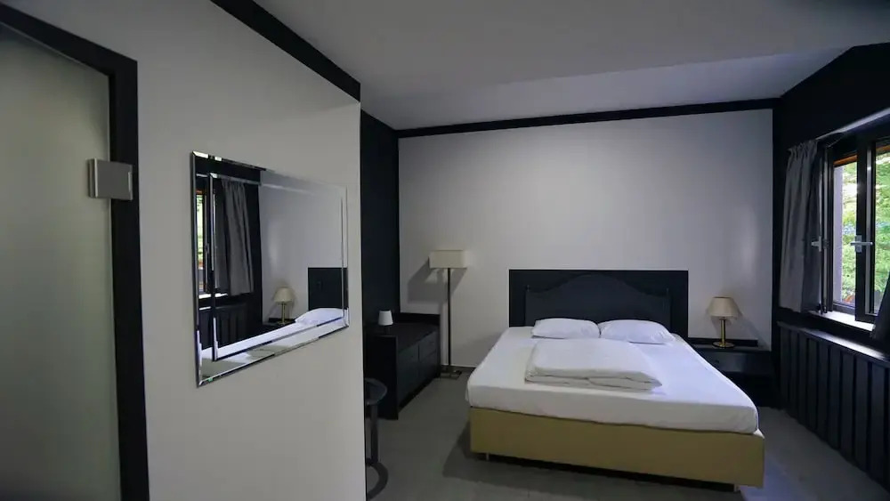 Tibet Hotel am Airport