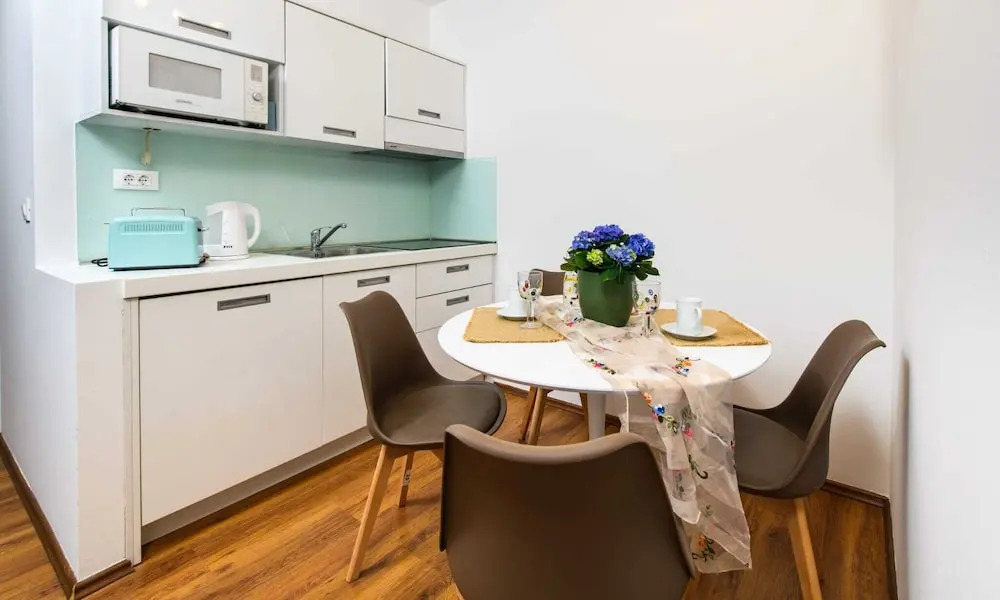 Lavica Bellevue apartments & studios