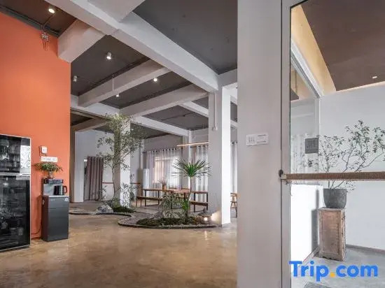 Jianju Zero Distance Li River Homestay (Guilin High-Speed Railway North Station Store)