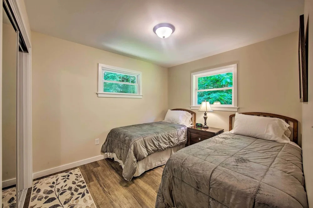 Hike, Hunt & Unwind: Cozy Cabin Near Hersheypark