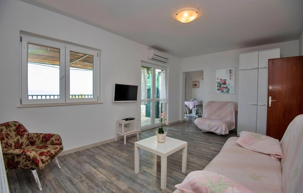 Nice Home in Podgora With Wifi and 2 Bedrooms