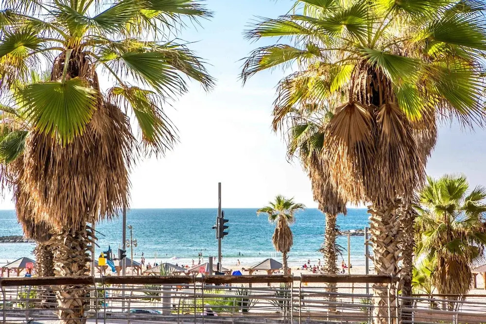 Premium suites on Beach Ben Yehuda 43