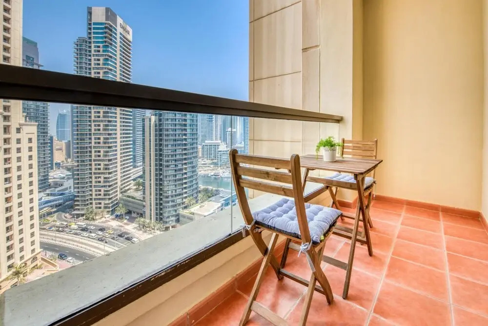 Regal Apt Fit for a King w Sea View