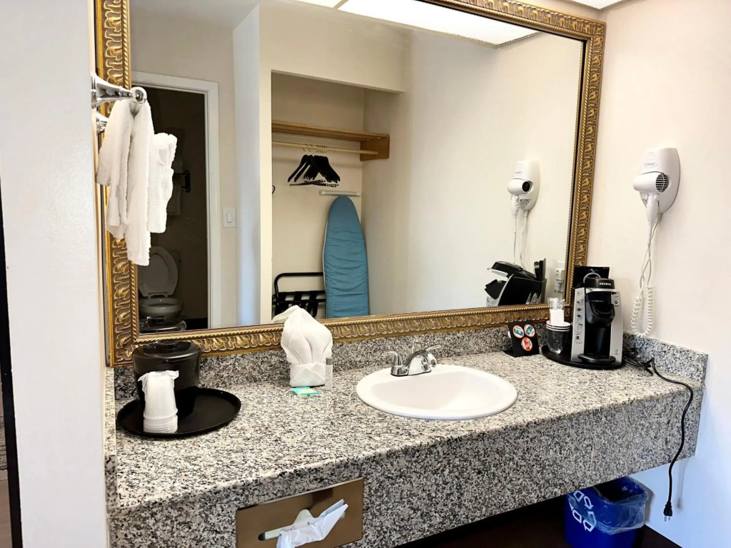 Stanford Inn & Suites Anaheim
