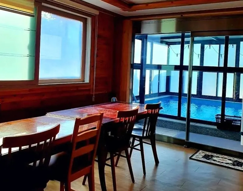 Gyeongju Feelhouse Pension