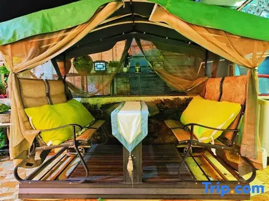Beihai Bucket Yujiao Homestay (Weizhou Island West Point Wharf Branch)