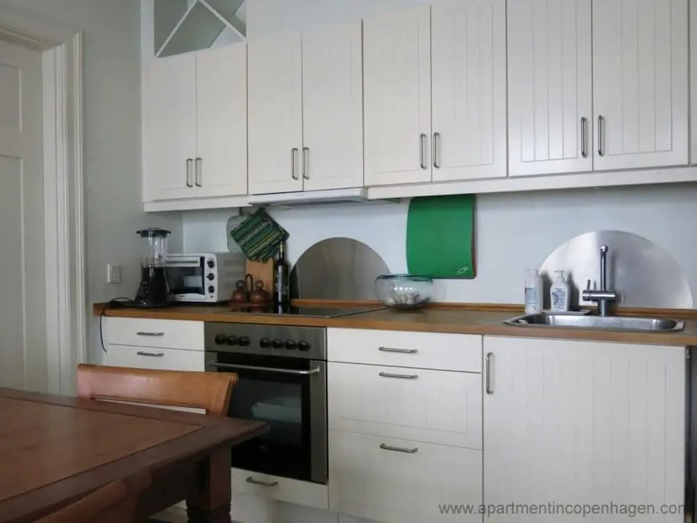 1 bedroom apt Direct Center 621-1
