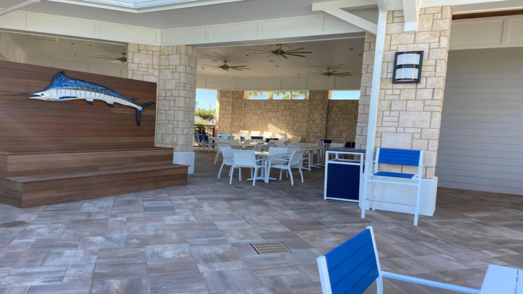 Themed Luxury Windsor Island new 7BR Home w Pool