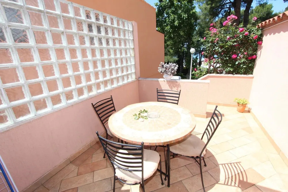 Apartments Villa Lucu