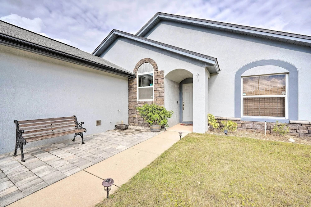 Kissimmee Retreat w/ Private Basketball Court!