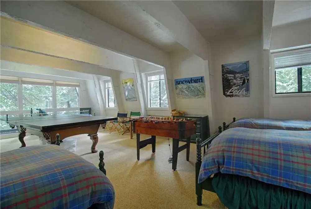 Ping Pong Table in Large Agate Bay Chalet #150