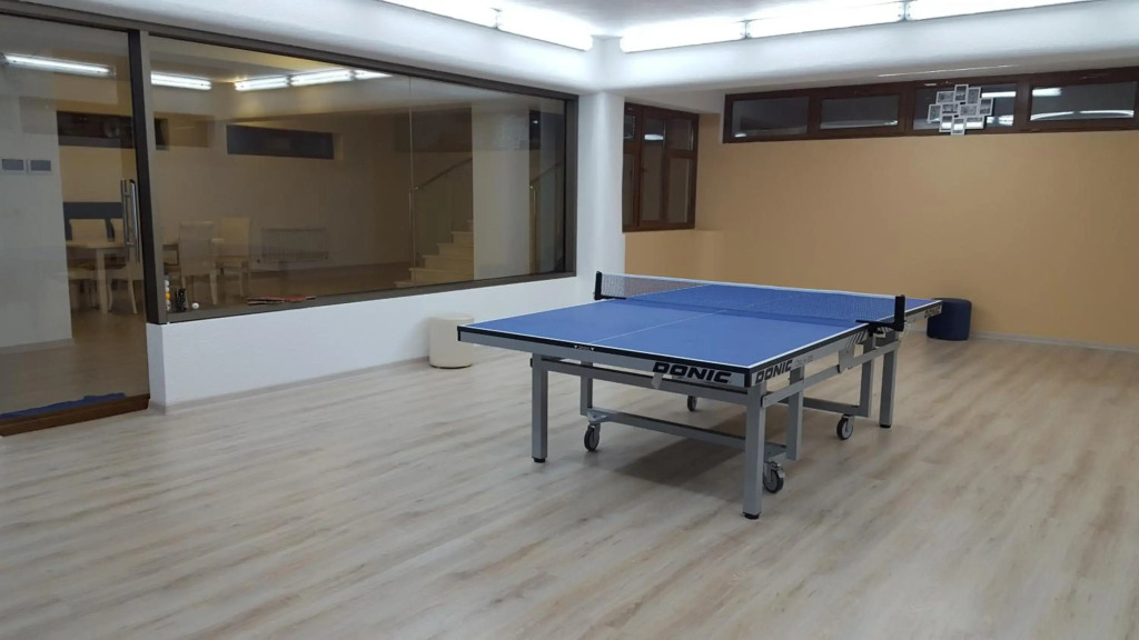 Charming 2 Bedroom Apartment near the Citys Biggest Mall