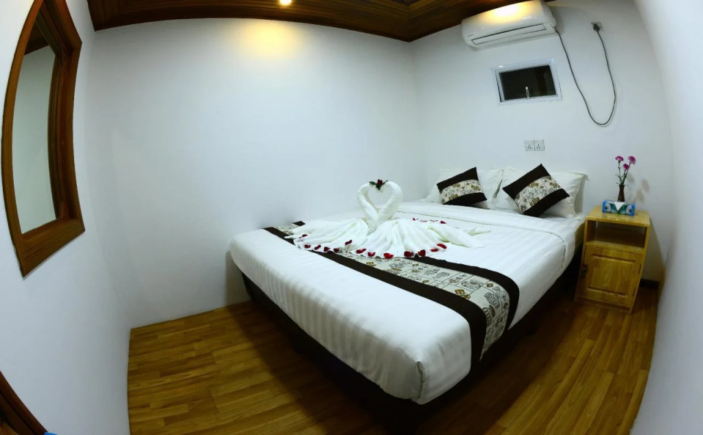 Backpacker Hostel - Adults Only