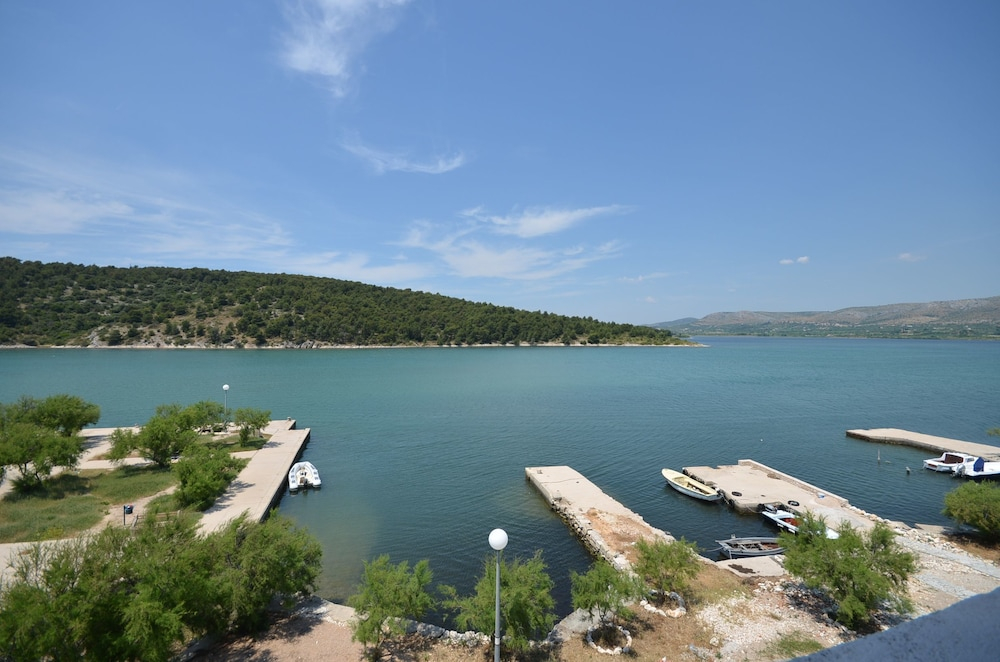 Apartments Zlatko