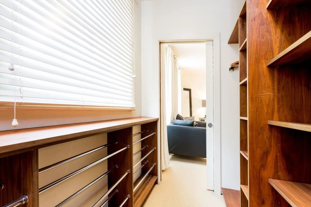 Ultra-luxurious 4BR home in Bayswater with gym, parking and private terrace