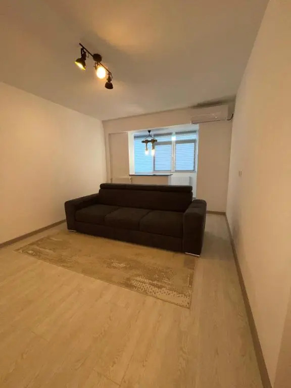 Robert’s Brilliant Apartament