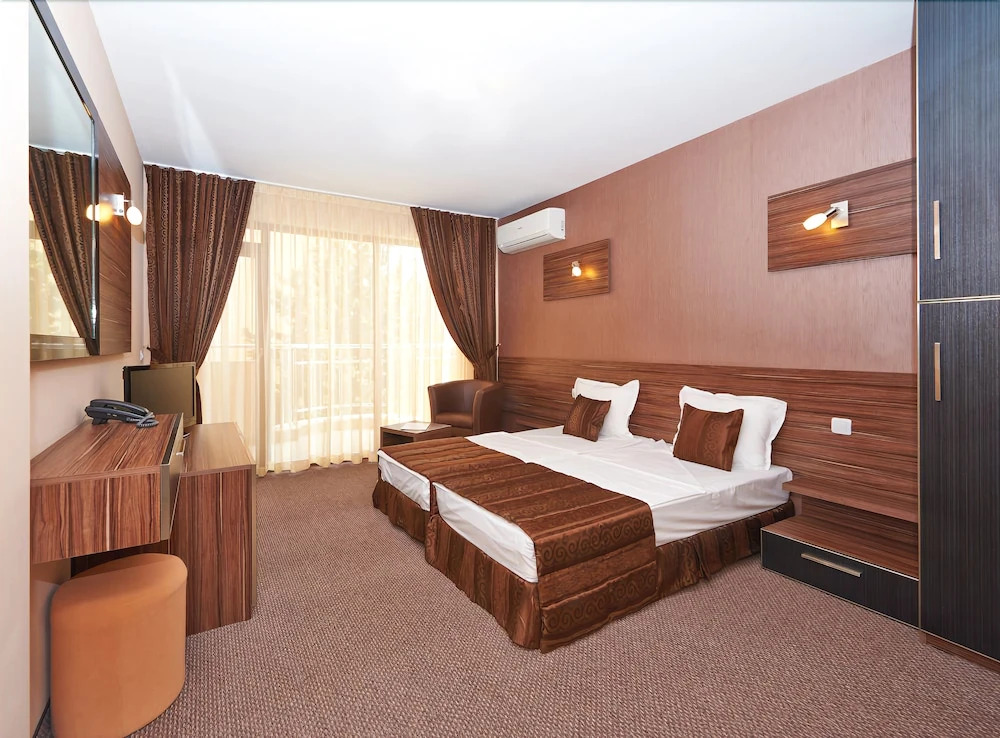 Coral Family Hotel