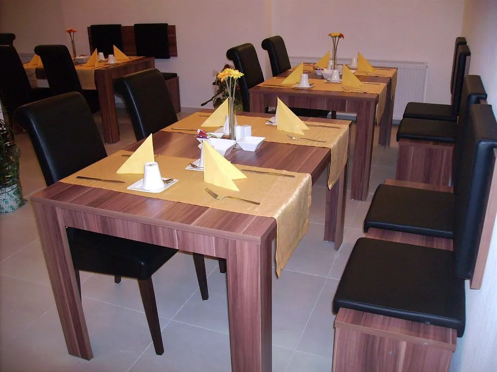 Hotel Bonn Voyage