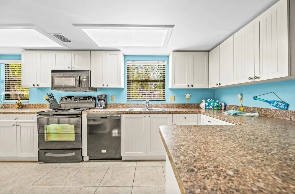 Sunset Beach 2 Bedroom Villa by RedAwning