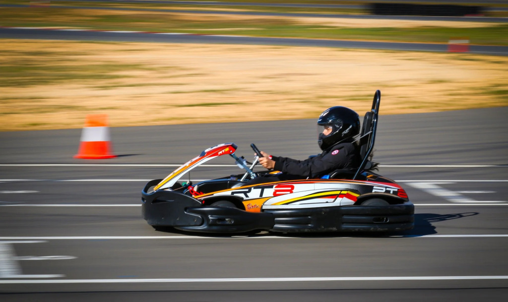 Rydges Pit Lane
