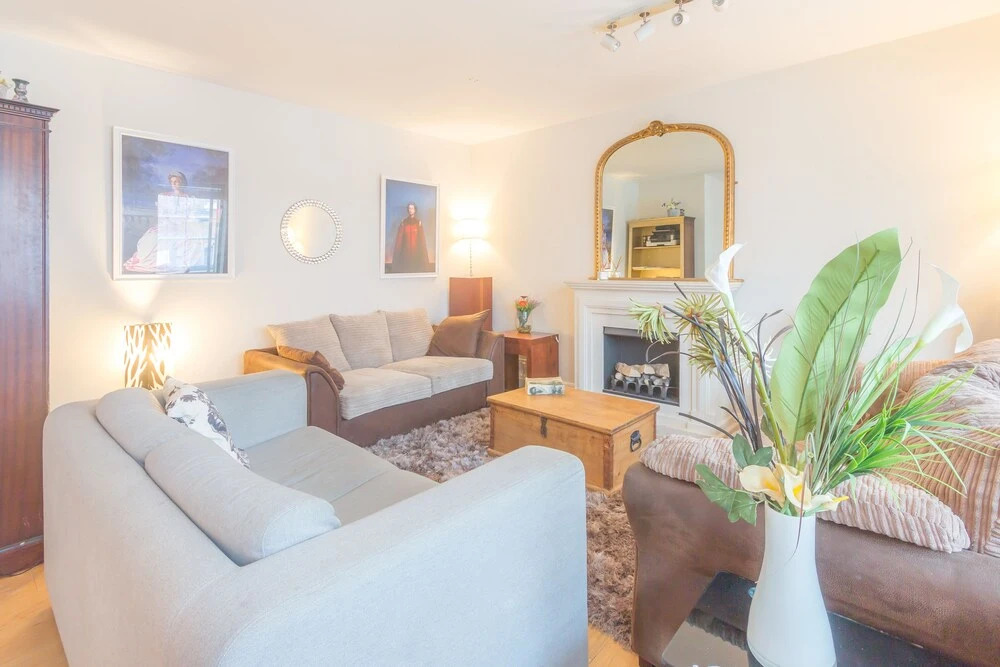 OPS 2 Bed 1 Bath Apartment