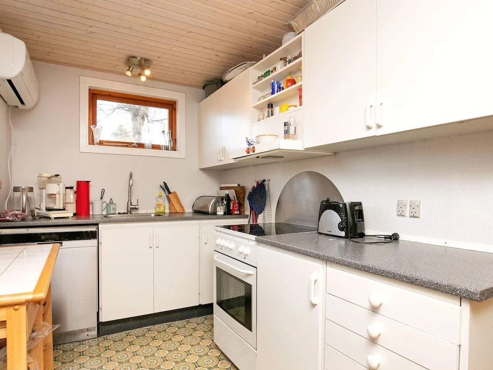 Pleasant Holiday Home in Rødby With Roofed Terrace