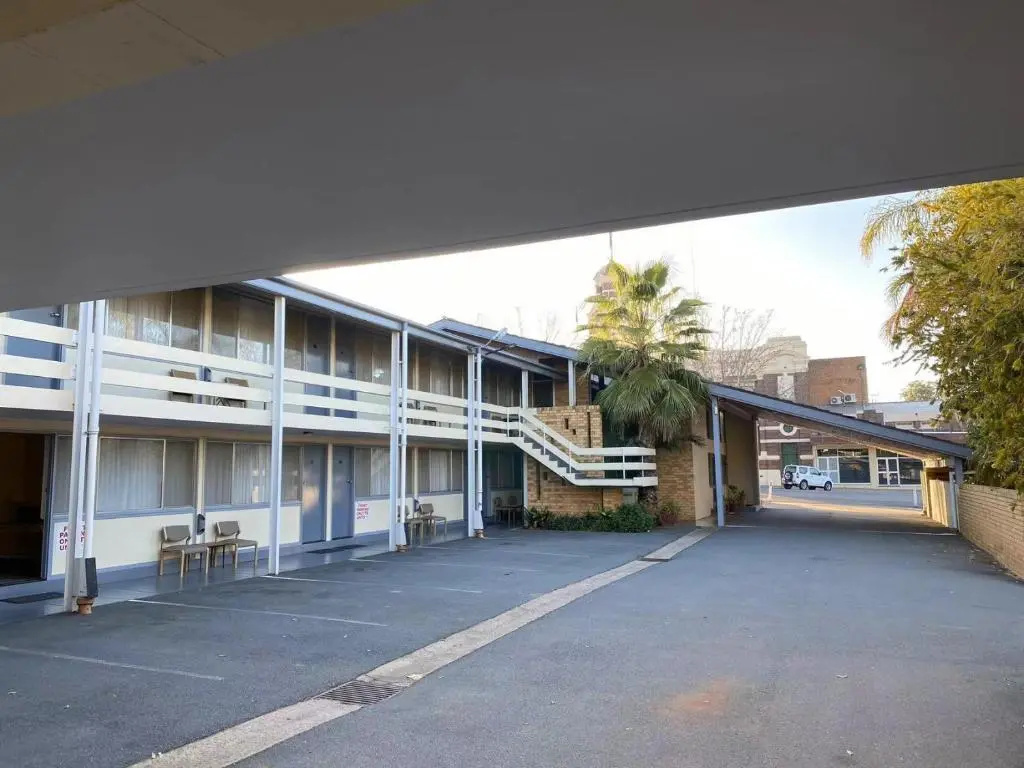 Gateway Motor Inn