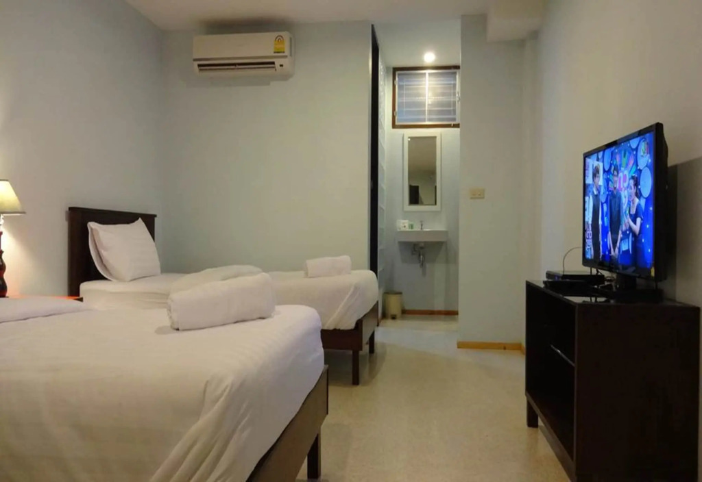 Mango Bedroom Inn