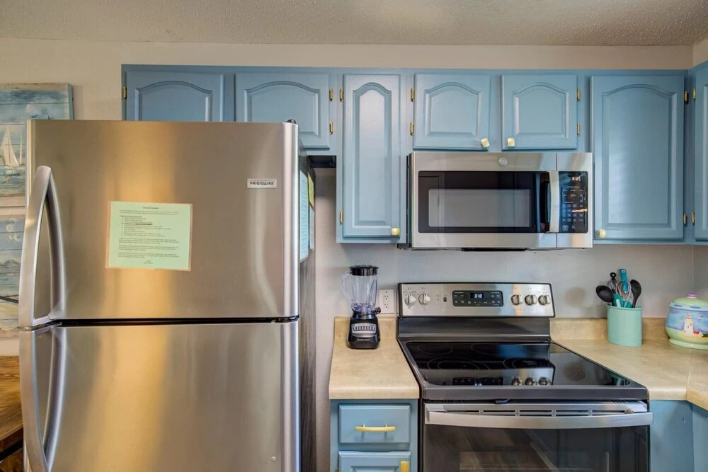 Fantastic Condo in Gulf Shores Directly on the Beach With Pool Covered Parking