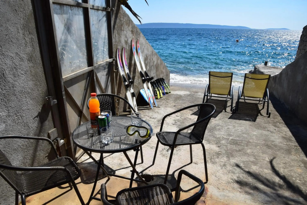 Miolin Beach House
