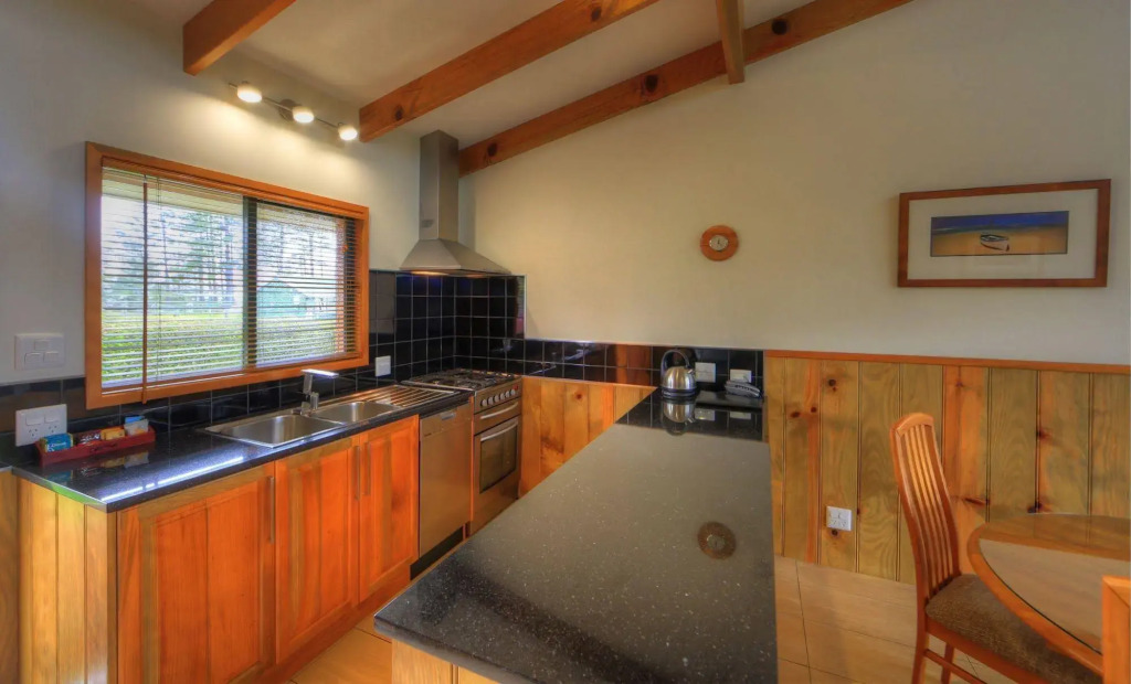 Endeavour Lodge