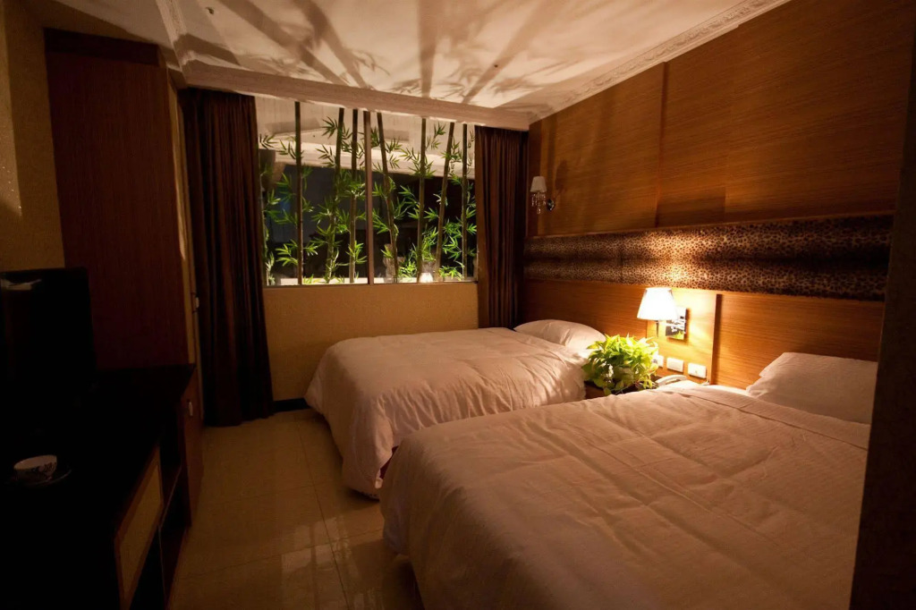 Jun Long Hotel