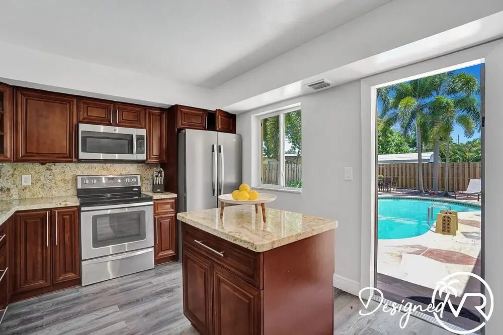 Beautiful 4 BR with Private Heated Pool
