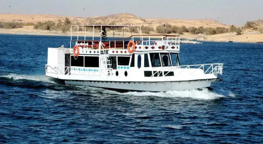 Safari Boat Nubian 1