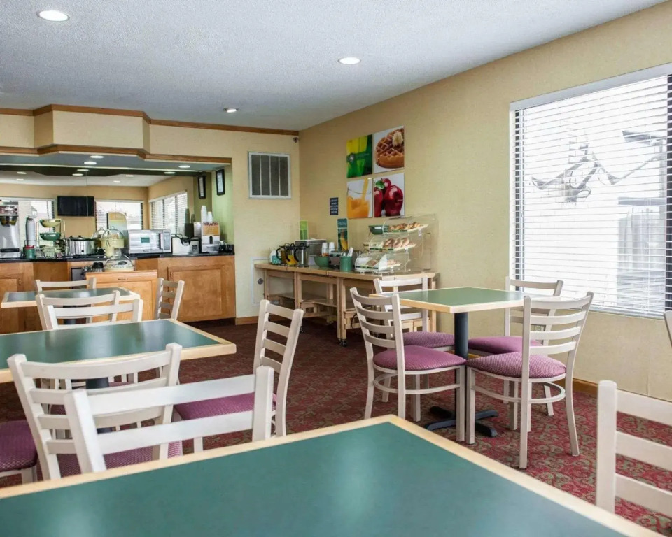 Quality Inn & Suites Indianapolis Northwest