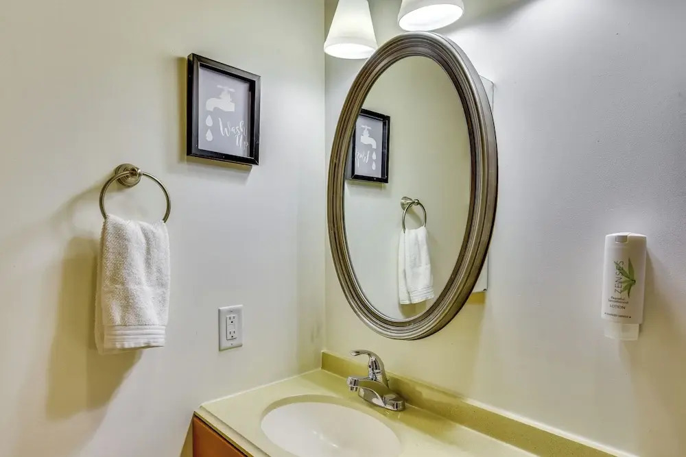 3 Mi to Warren Dunes: Sawyer Getaway w/ Fireplace!