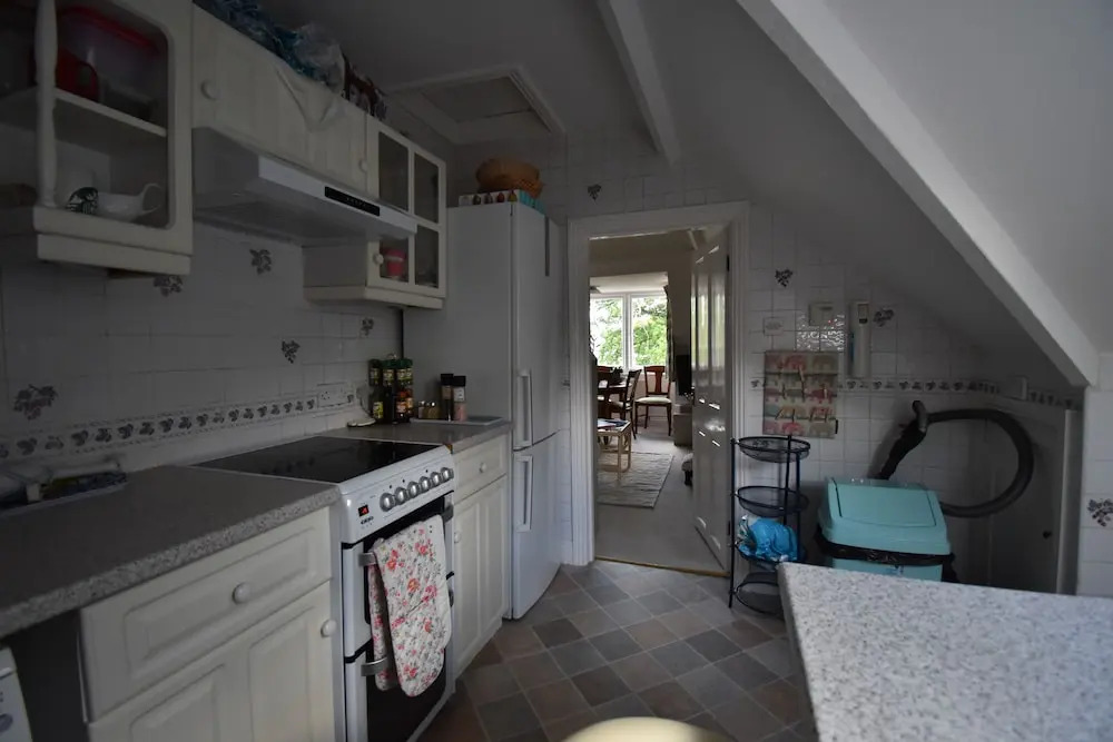 Immaculate 4-bed Apartment in Bournemouth & spa