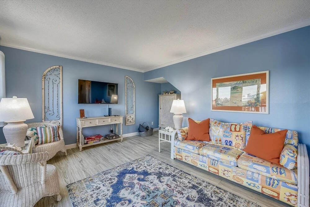 Recently Renovated 2bd, Sleeps 6 Pinnacle Port, W/ Boat Ramp 2 Bedroom Condo by RedAwning