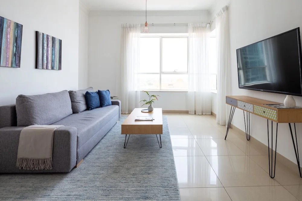 Premier 1BR Apartment in JLT - Sleeps 3!