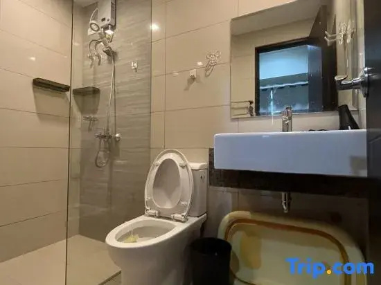 Near MOA beside Okada Pet Friendly 1BR 3 pax  WIFI 8T