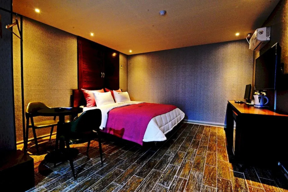 Hotel Some