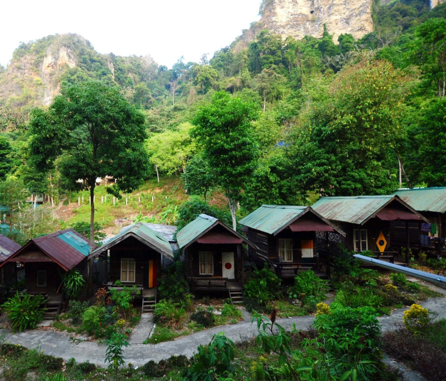 Chill Out Bar and Bungalows