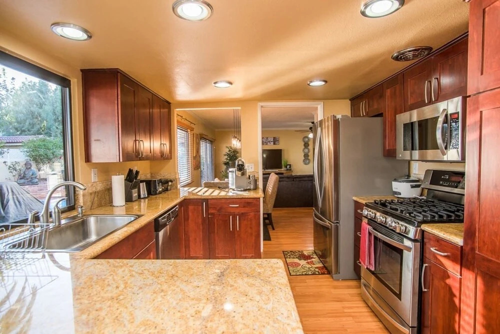 Palm Tree Paradise Luxurious 4 Bd Sleeps 16!